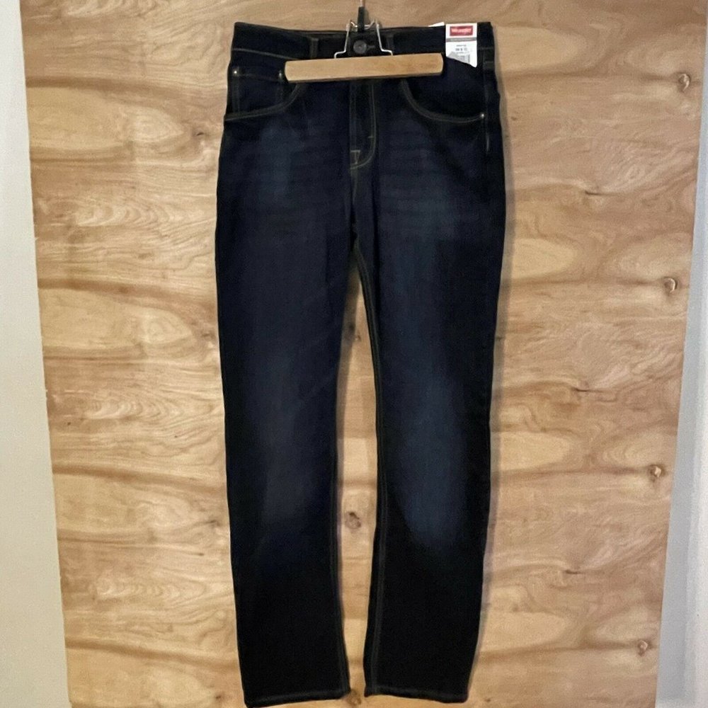 NWT wrangler mens 29x32 dark wash straight jeans - Picture 2 of 8